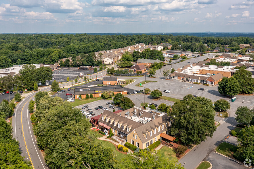 5511 Chamblee Dunwoody Rd, Dunwoody, GA for rent - Aerial - Image 2 of 4