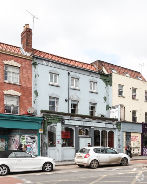 51 Stokes Crof, Bristol to rent - Building Photo - Image 2 of 2