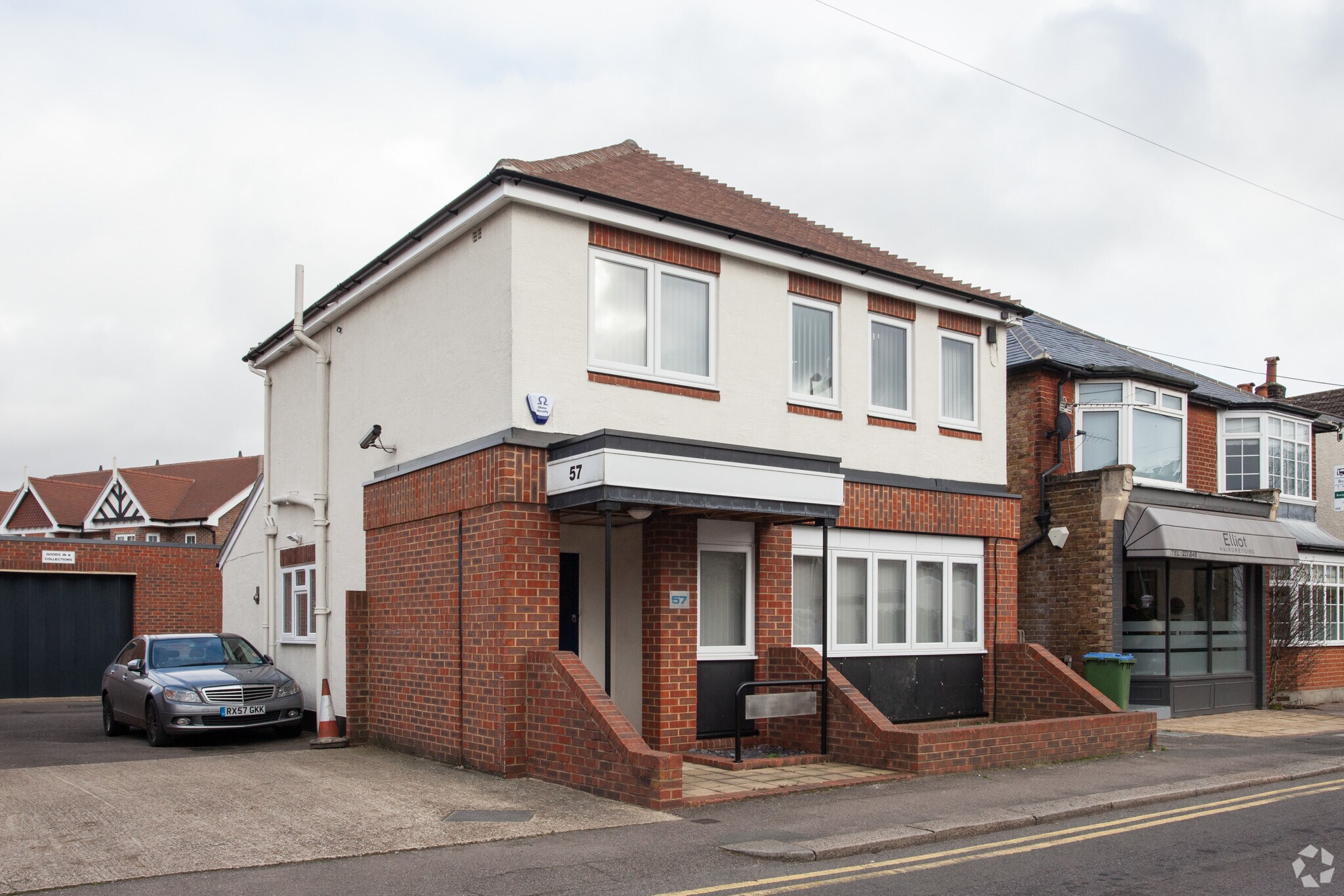 57 Queens Rd, Walton On Thames for sale Primary Photo- Image 1 of 1