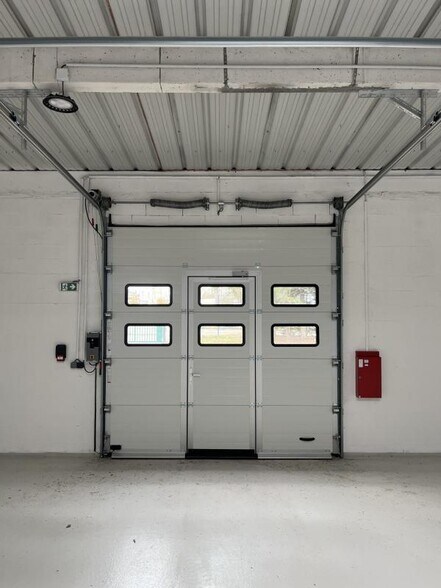Industrial in Maurepas for sale - Building Photo - Image 3 of 13
