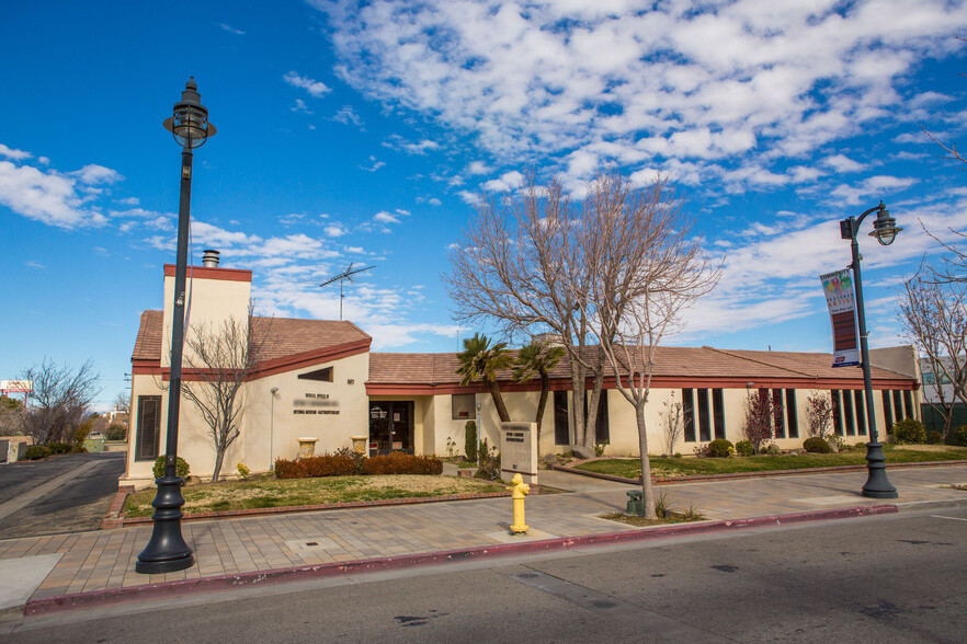 867 W Lancaster Blvd, Lancaster, CA for sale - Building Photo - Image 1 of 1