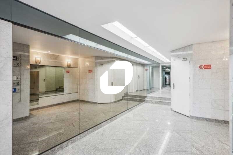 25 Rue Greffülhe, Levallois-Perret to rent - Building Photo - Image 2 of 10