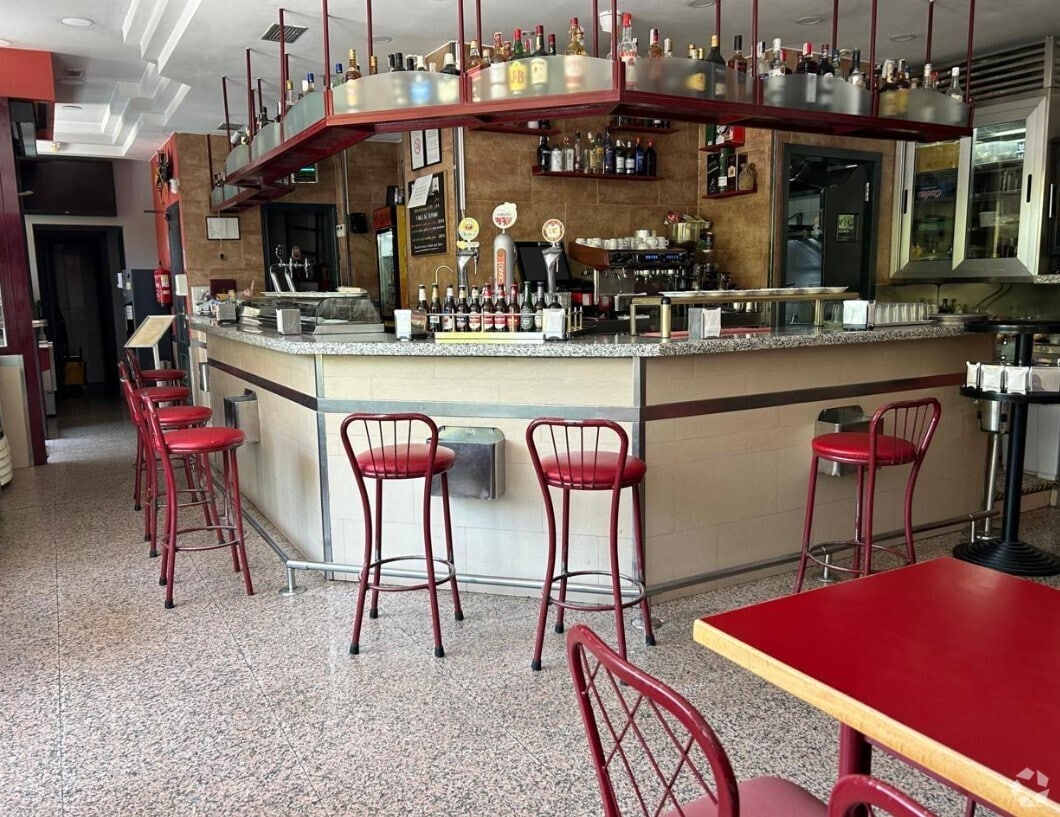 Madrid, MAD 28030 - Unit Puerta 01, Esc. E -  - Interior Photo - Image 1 of 4