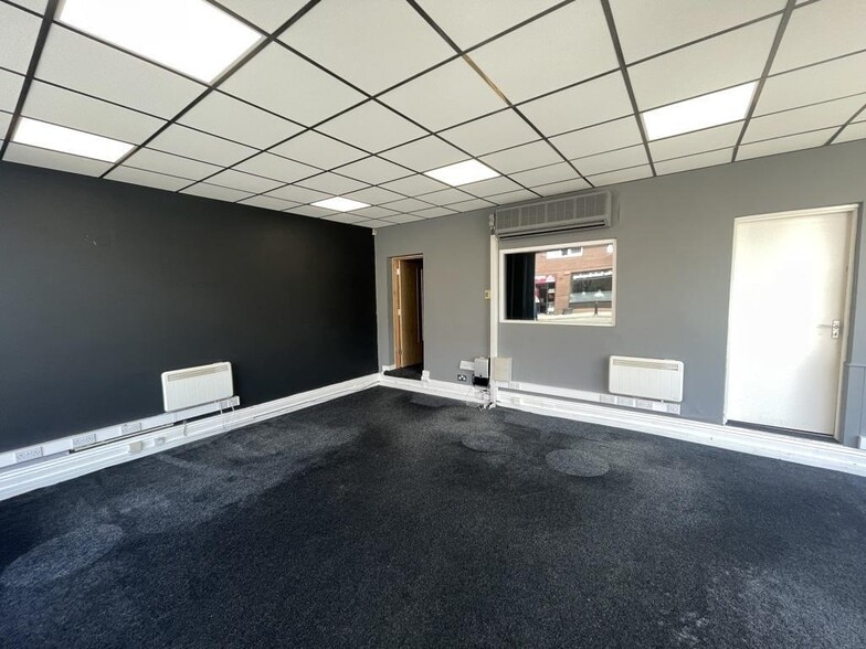 101 High St, Biddulph to rent - Building Photo - Image 2 of 5