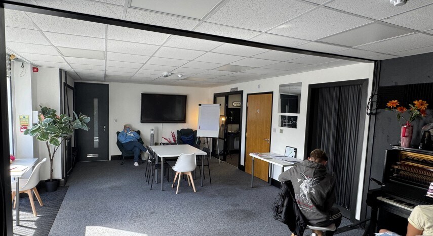 Otley Rd, Baildon to rent Interior Photo- Image 1 of 2