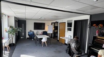 Otley Rd, Baildon to rent Interior Photo- Image 1 of 2