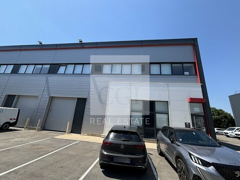 355 Avenue Henri Schneider, Meyzieu to rent - Building Photo - Image 2 of 30