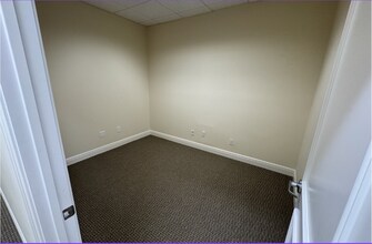 1201 19th Pl, Vero Beach, FL to rent Building Photo- Image 1 of 8