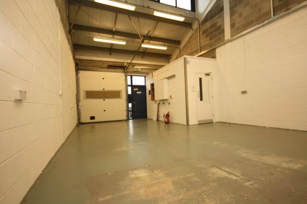 Rolls Mill Way, Sturminster Newton to rent Interior Photo- Image 1 of 2