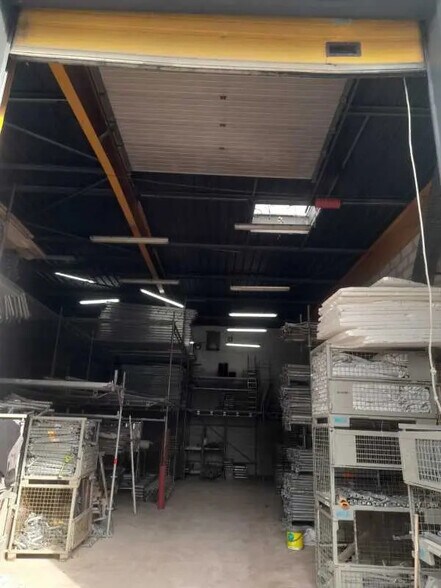 Light Industrial in Bobigny to rent - Interior Photo - Image 2 of 7