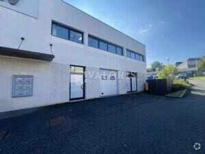 595 Rue Pierre Berthier, Aix-en-Provence to rent - Building Photo - Image 3 of 5