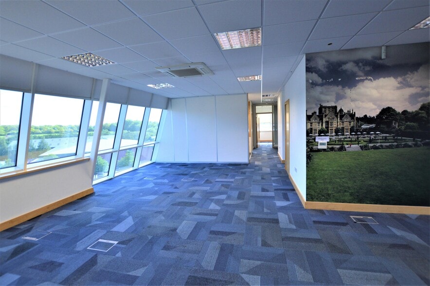 Hornbeam Park Ave, Harrogate to rent - Interior Photo - Image 3 of 6