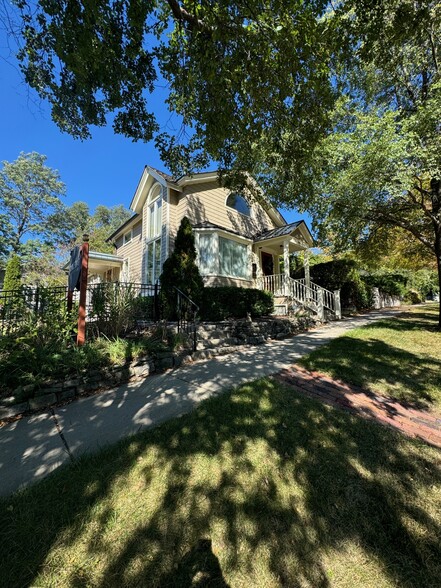 210 Cedar Ave, St Charles, IL for sale - Building Photo - Image 3 of 15