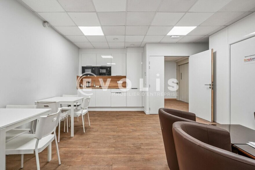 Office in Clamart to rent - Interior Photo - Image 2 of 13