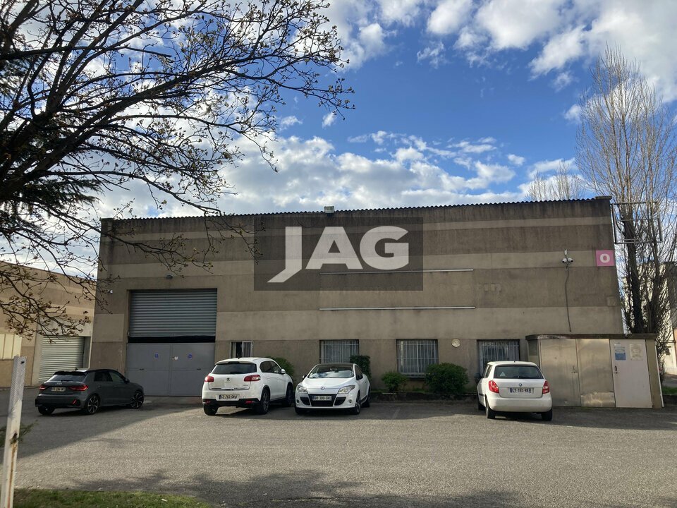 Light Industrial in Vénissieux for sale Building Photo- Image 1 of 11