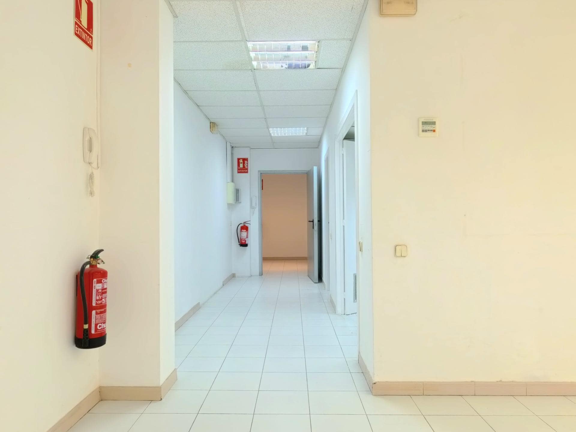 Office in Barcelona, Barcelona to rent Interior Photo- Image 1 of 11
