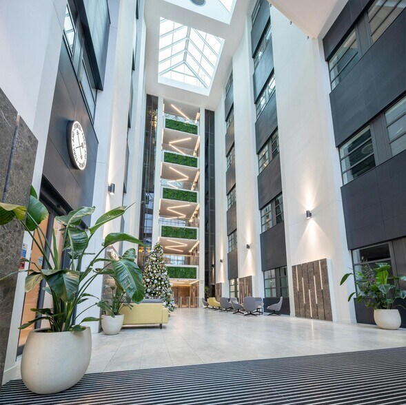 1 Trinity Gdns, Newcastle Upon Tyne to rent - Building Photo - Image 2 of 24