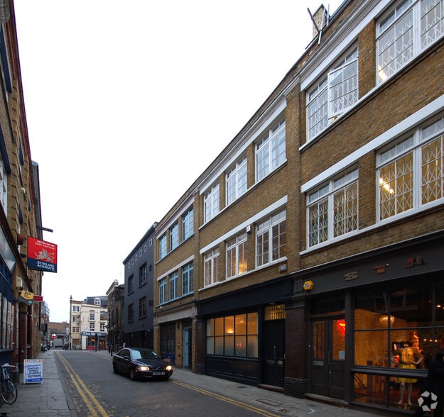 54 Rivington St, London to rent - Building Photo - Image 2 of 12