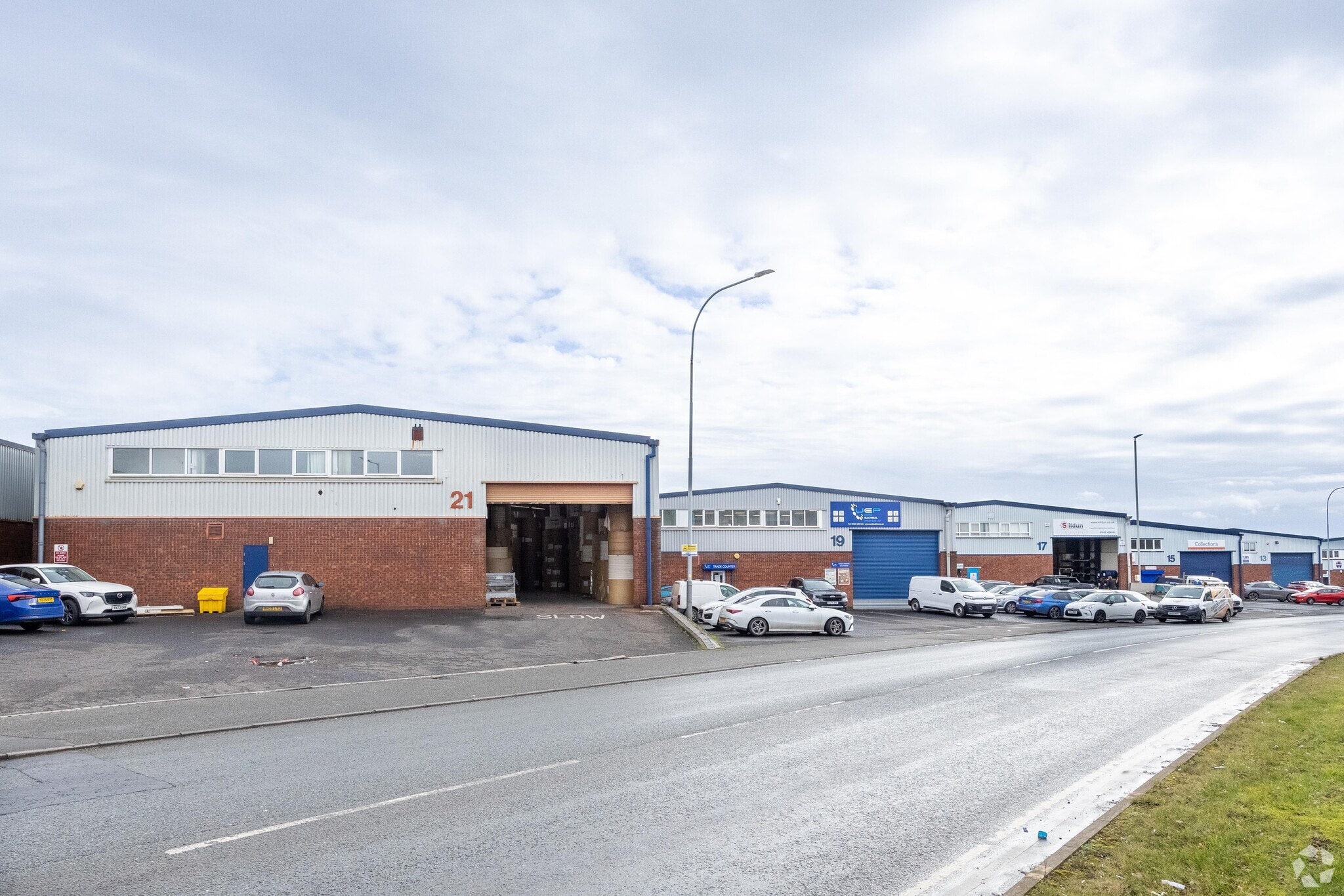 Planetary Rd, Willenhall to rent Primary Photo- Image 1 of 3