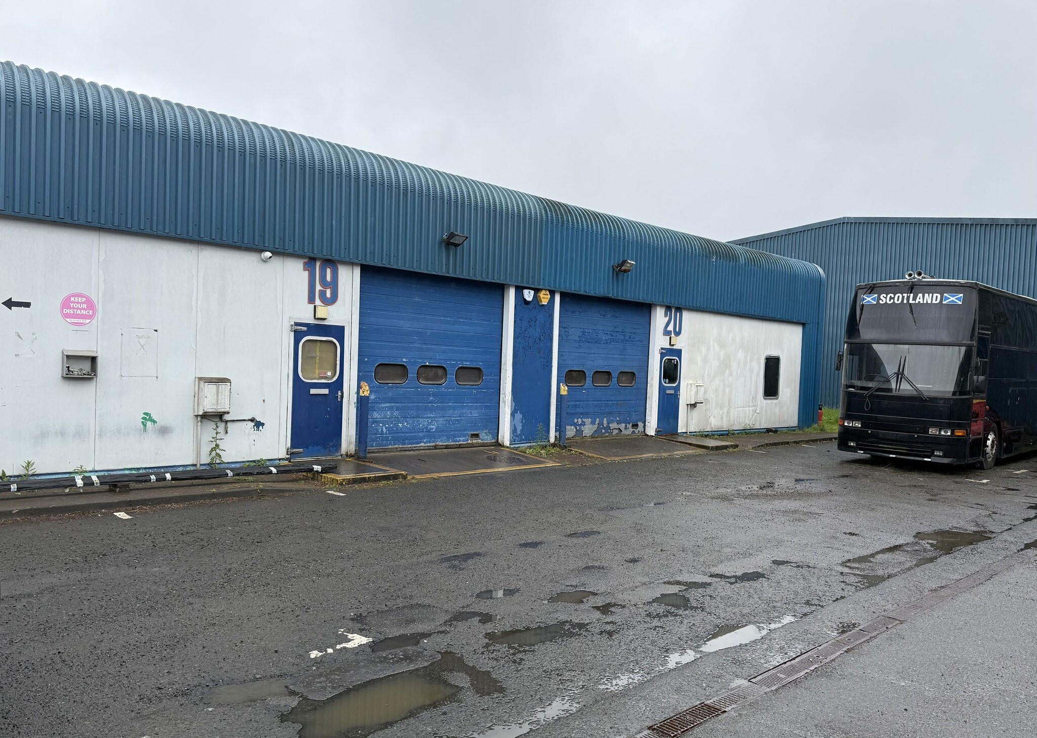 17 Woodgate Way S, Glenrothes to rent Building Photo- Image 1 of 4
