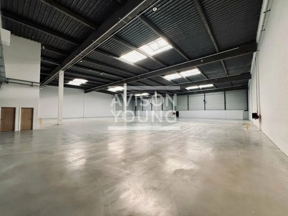 Light Industrial in Aulnay-sous-Bois to rent Interior Photo- Image 1 of 15