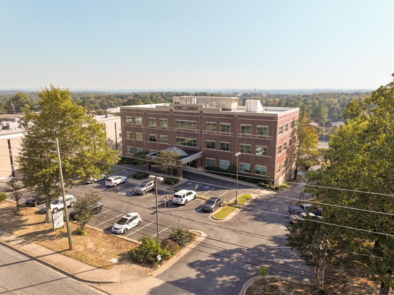 8907 Kanis Rd, Little Rock, AR for sale - Building Photo - Image 1 of 10