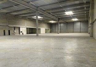 Industrial in Herblay to rent Interior Photo- Image 2 of 9