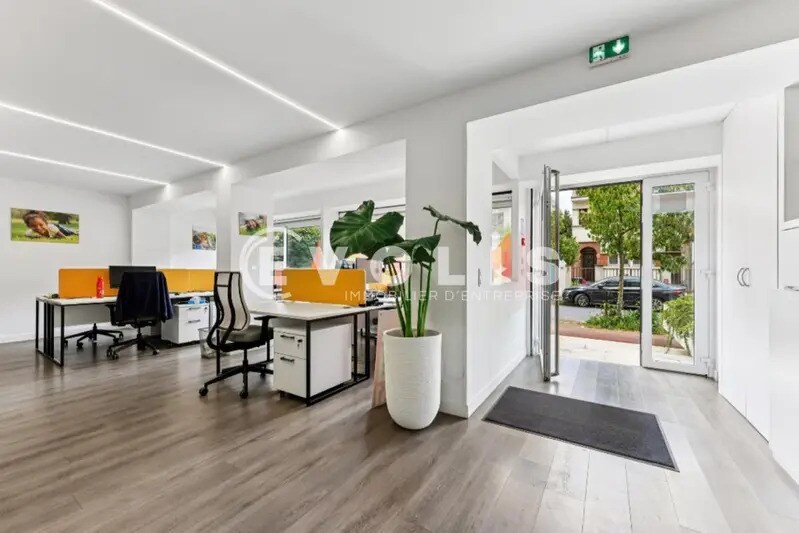 Office in Saint-Maur-des-Fossés to rent - Interior Photo - Image 2 of 11