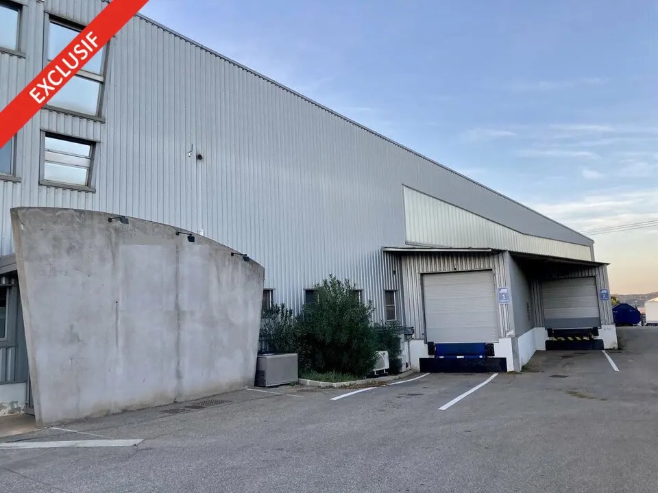 Vente Local d'activités 3 392 m² - Photo 1