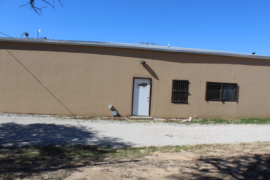 1808 Barnett Dr, Weatherford, TX for rent - Building Photo - Image 3 of 33