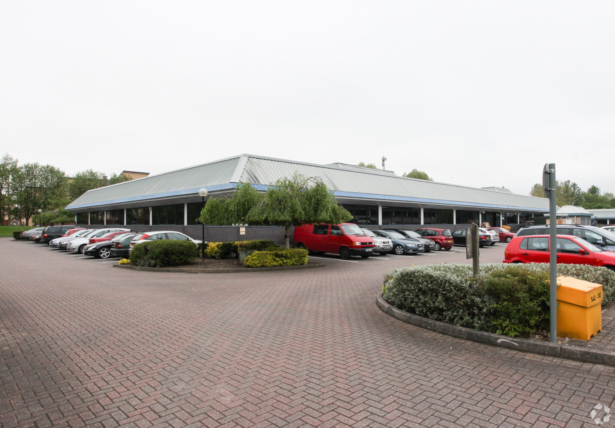 Westmead Dr, Swindon for sale Primary Photo- Image 1 of 1