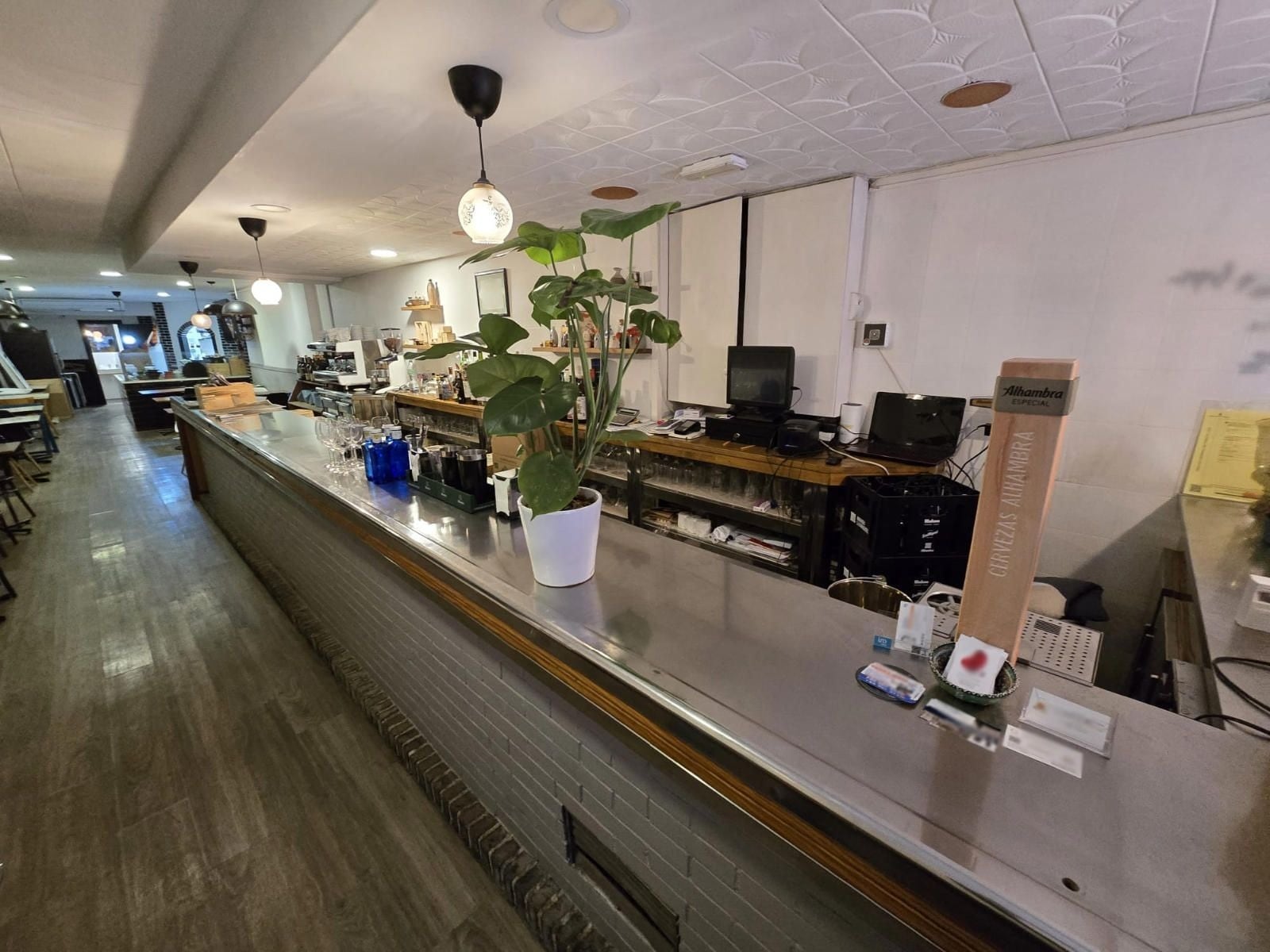 Retail in Barcelona, Barcelona to rent Interior Photo- Image 1 of 11