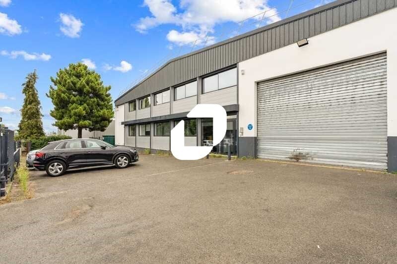 Location Local d'activités 1 885 m² - Photo 1