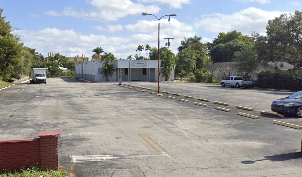 12495 NE 2nd Ave, North Miami, FL for sale - Building Photo - Image 2 of 14