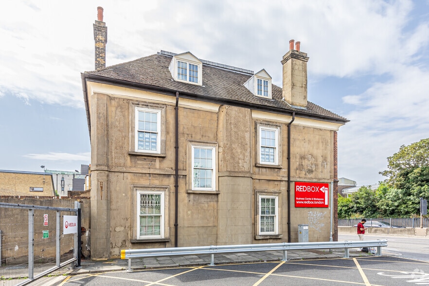 Gillender St, London for sale - Building Photo - Image 2 of 3