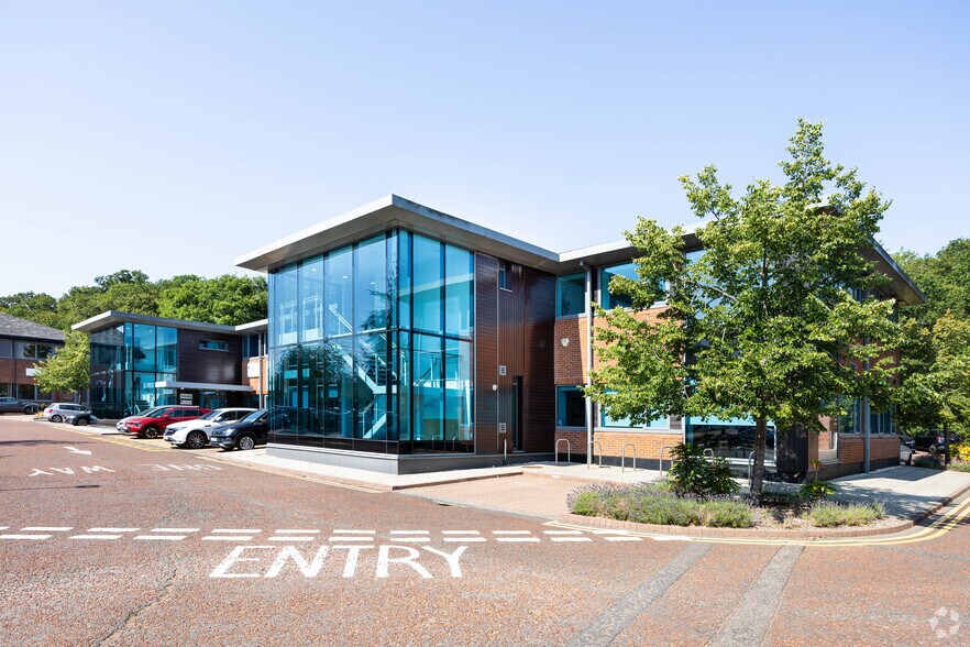 Crockford Ln, Chineham to rent - Primary Photo - Image 1 of 2
