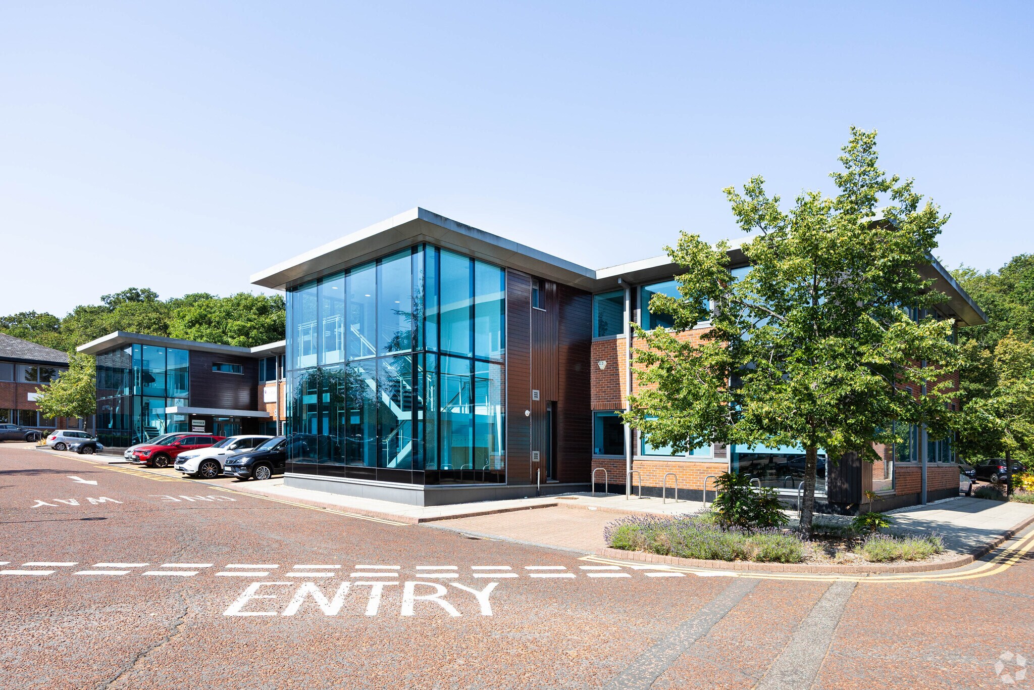 Crockford Ln, Chineham to rent Primary Photo- Image 1 of 3