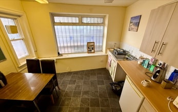 39 Newdegate St, Nuneaton to rent Interior Photo- Image 2 of 13