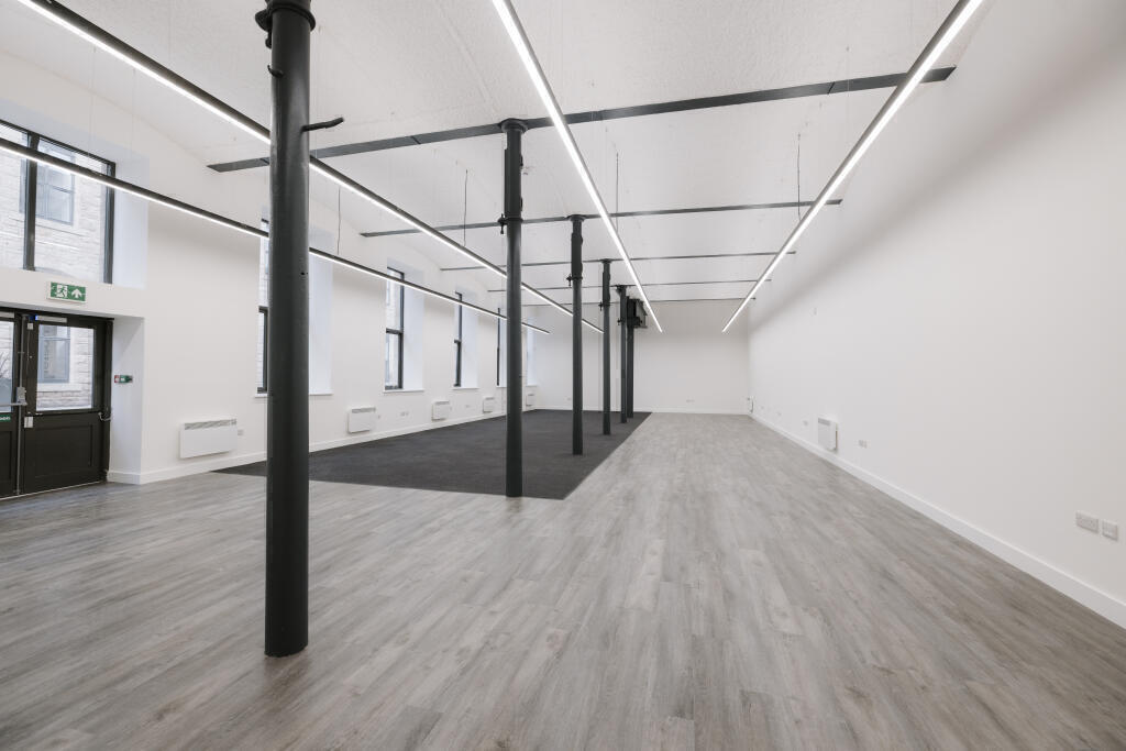 Glen Way, Brierfield to rent Interior Photo- Image 1 of 4