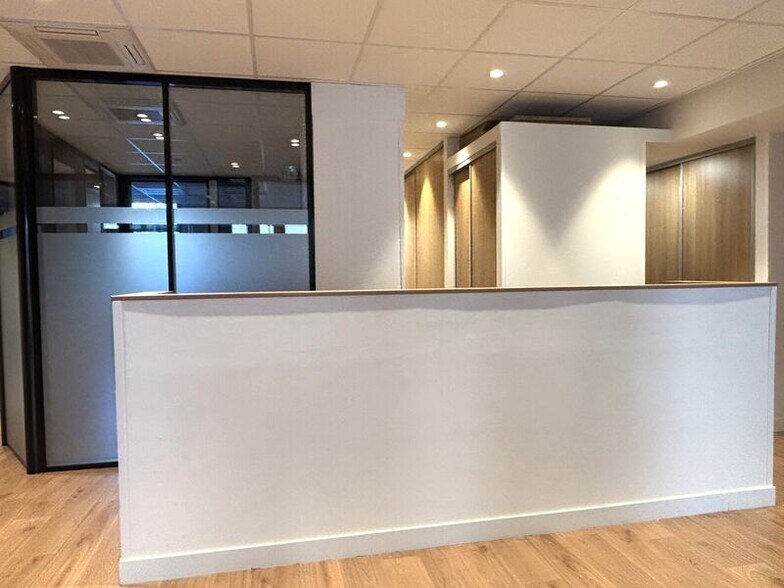 Office in Lyon to rent - Lobby - Image 3 of 5