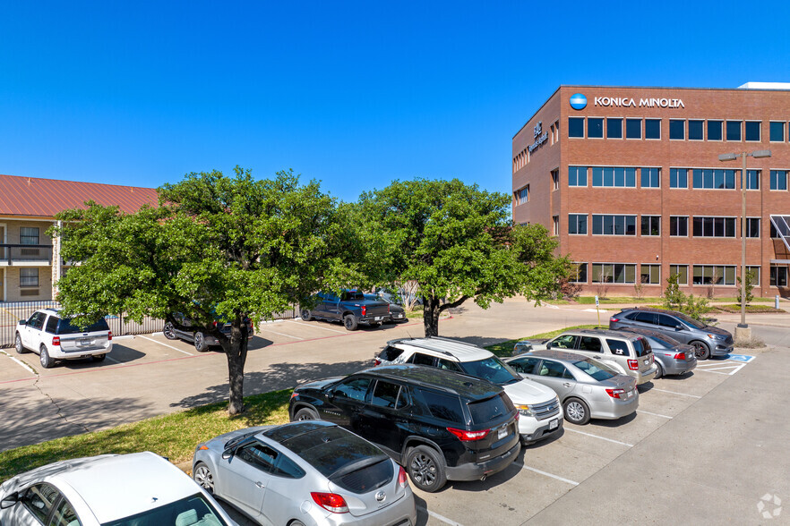 8713 Airport Fwy, North Richland Hills, TX for rent - Building Photo - Image 3 of 19