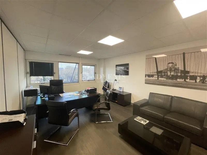 Light Industrial in Le Blanc-Mesnil to rent Interior Photo- Image 1 of 2