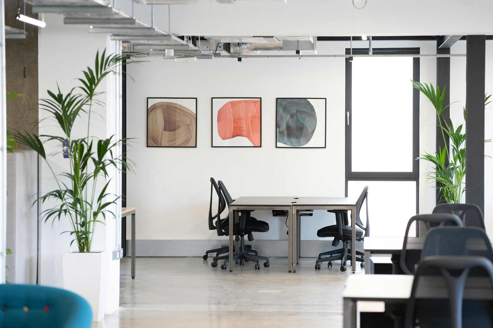 65-75 Whitechapel Rd, London to rent Building Photo- Image 1 of 12