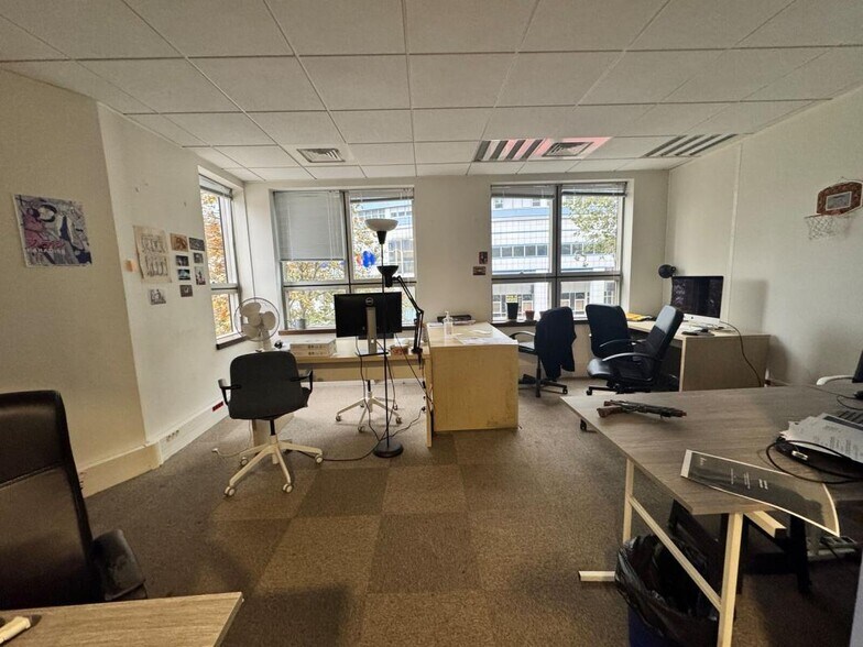 Office in Montreuil for sale - Interior Photo - Image 2 of 9