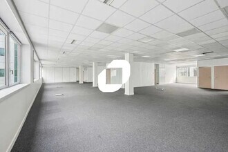 Office in Gennevilliers to rent Building Photo- Image 1 of 10