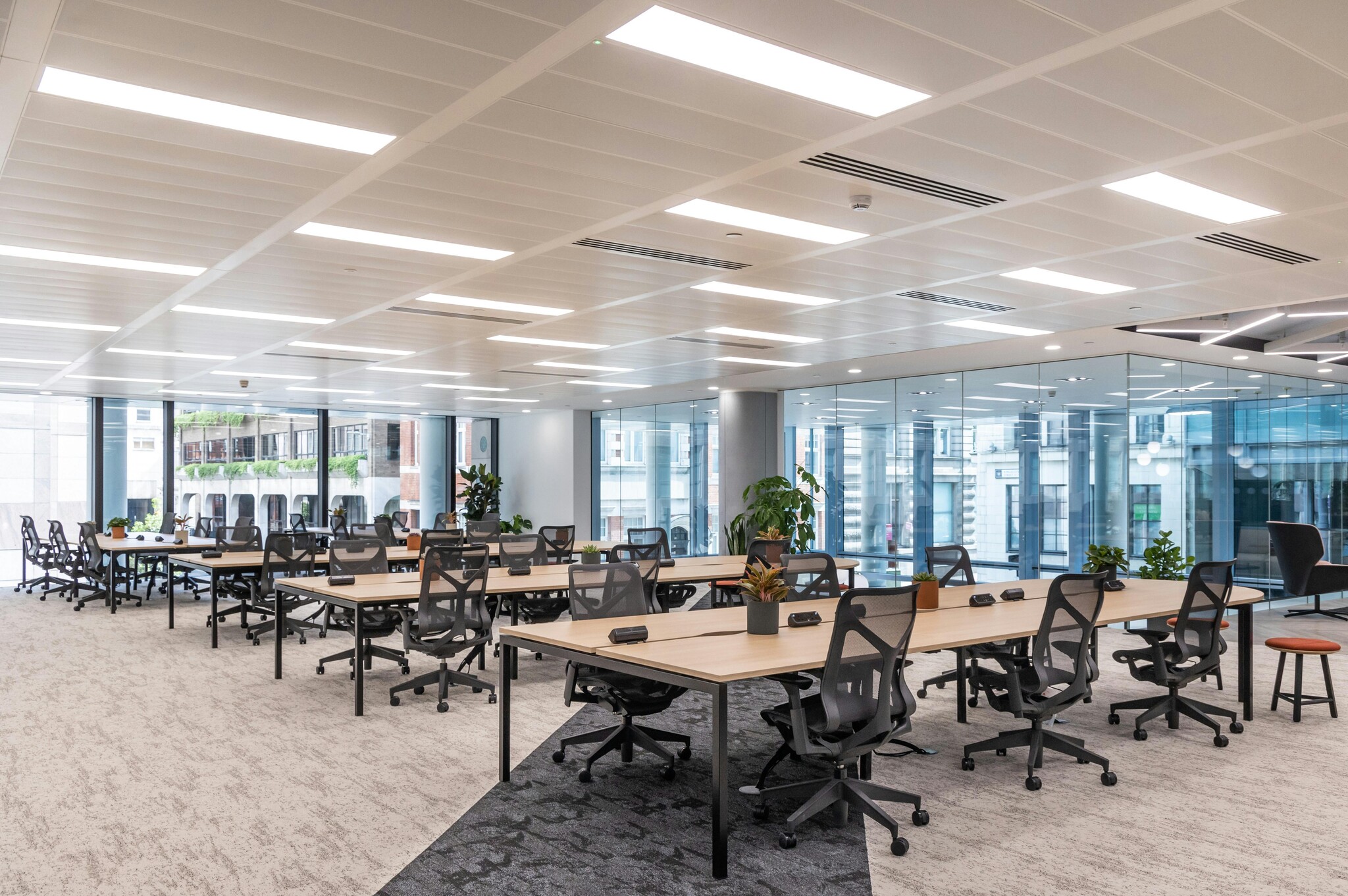 1 Tudor St, London to rent Building Photo- Image 1 of 12