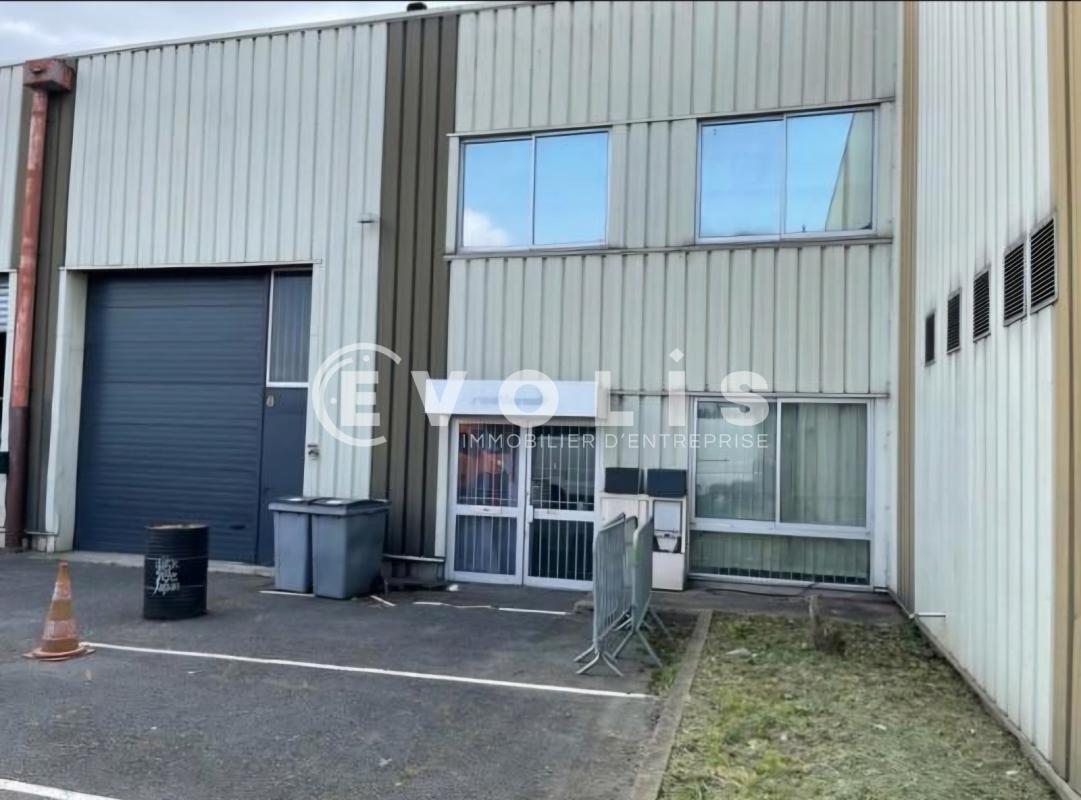 Light Industrial in Montgeron for sale Building Photo- Image 1 of 9