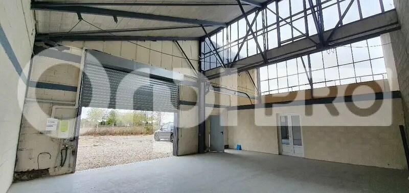 Light Industrial in Nangis for sale Interior Photo- Image 1 of 5