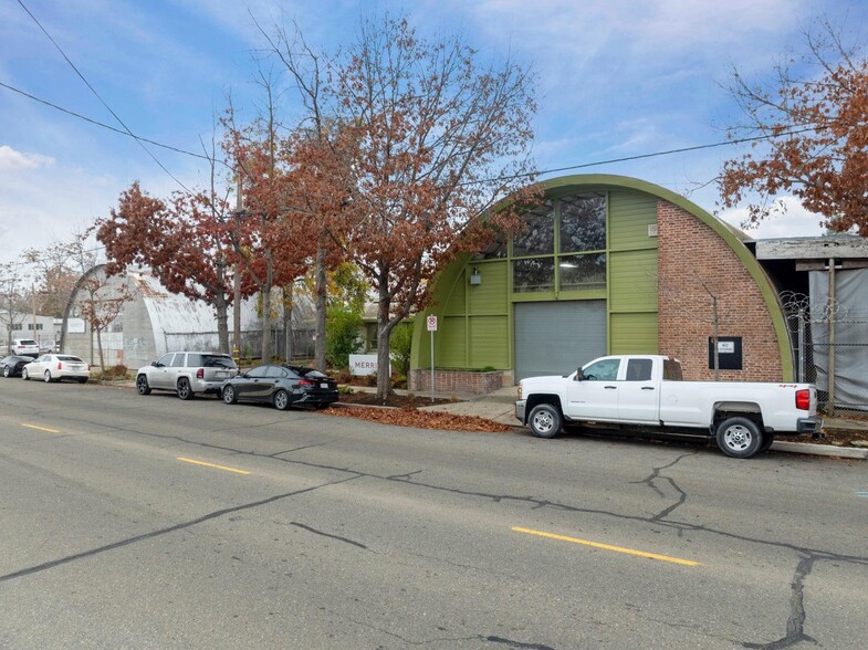 709 N Sacramento St, Lodi, CA for sale - Primary Photo - Image 1 of 40