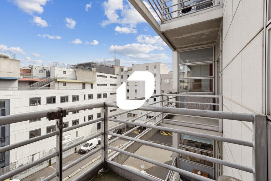 Light Industrial in Paris to rent - Building Photo - Image 3 of 10